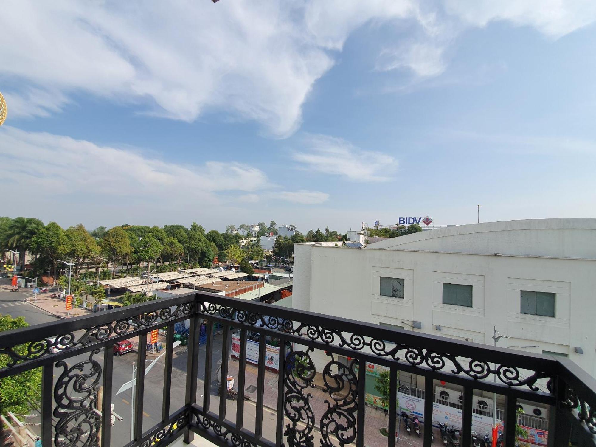 Minh Khue Hotel Vĩnh Long Exterior foto